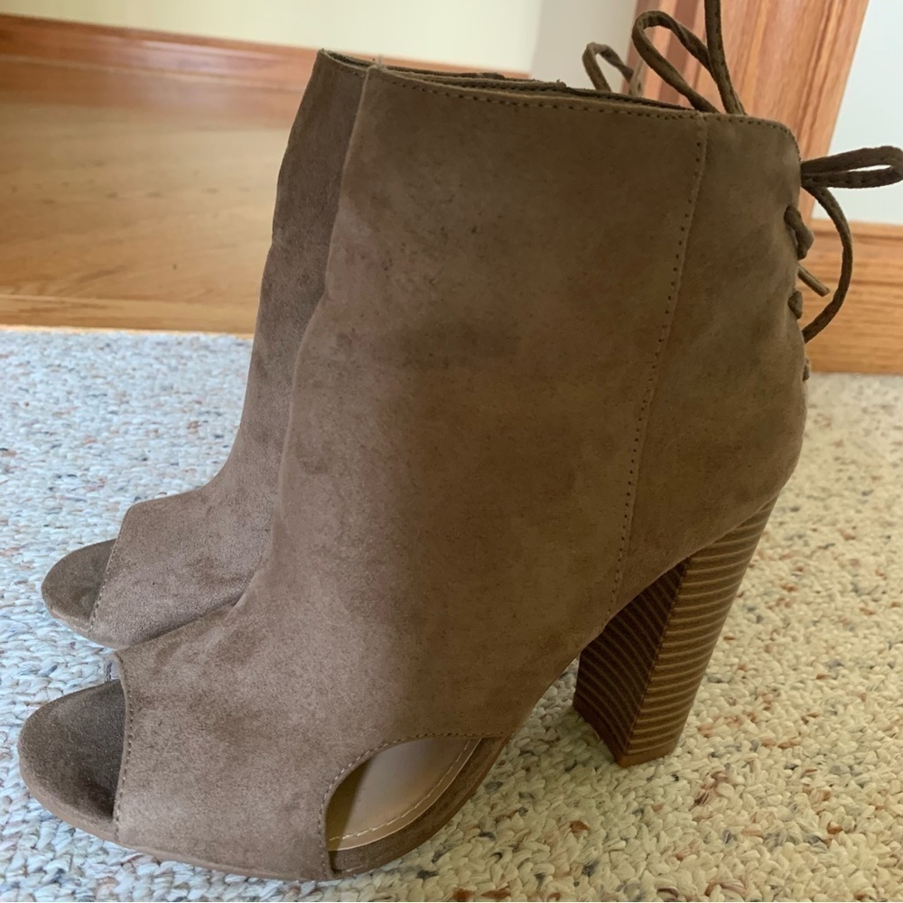 JustFab Brown Suede Open Toe Booties. Women’s 7. Fall, Wedge, Sexy Heels - Picture 1 of 4